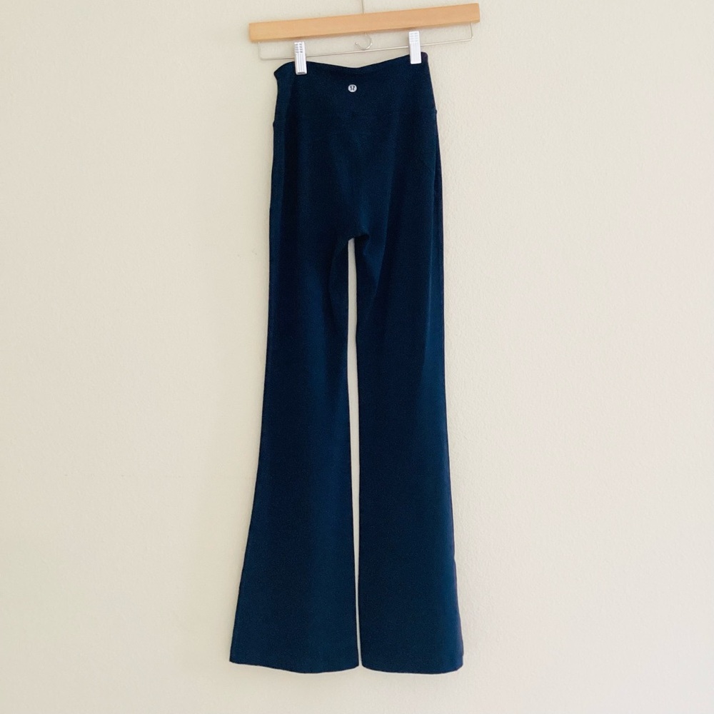 lululemon athletica Groove HR Nulu Navy Flare Jeans SZ 2